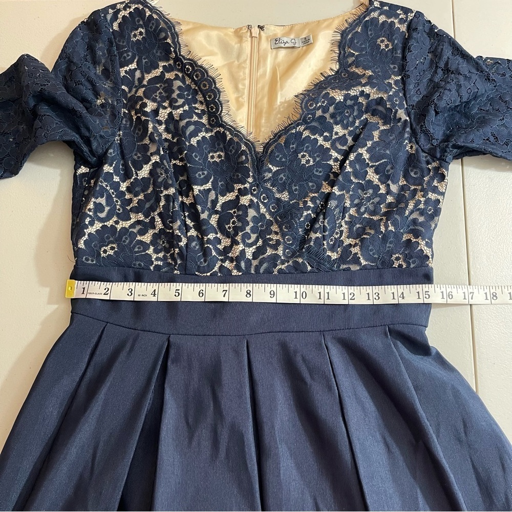 Eliza J Lace Faille Formal Empire Waist Gown Navy Blue Women Size 8 Wedding - Picture 12 of 14